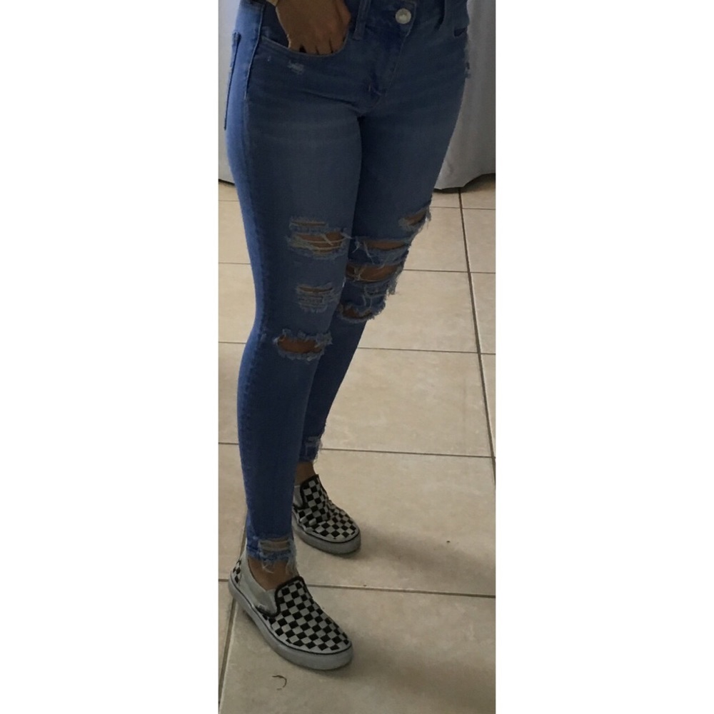 American Eagle Distressed Jeans